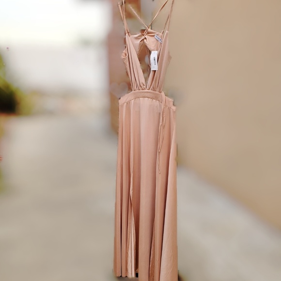 Fashion Nova Surplice Plunging V-Neckline Dress - Picture 4 of 8